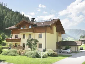Comfortable Holiday Home in Huttschlag Austria near Ski Area - Image 1