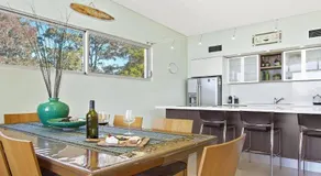 Serene - spacious air conditioned accommodation - Image 2