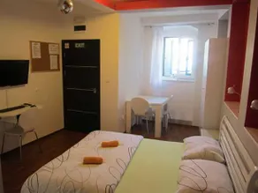 Apinelo Hostel & Apartments - Image 2