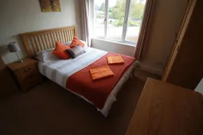 Cardiff Holiday Homes Park Avenue Apartments - Image 2