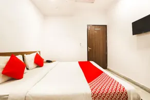 Paradise Inn by OYO Rooms - Image 3