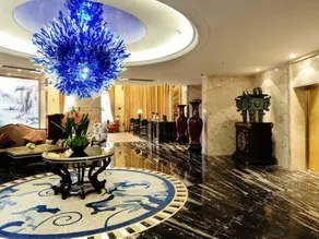 Champion Hotel - Image 2