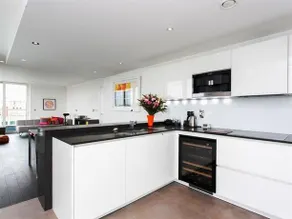Veeve 2 Bed Penthouse With Balcony Views Stamford Square East Putney - Image 3