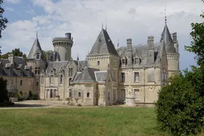 Château Des Chevaliers De Londigny - Image 1