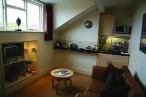Brookfield House - Image 4