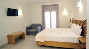 Mithos Premium Rooms - Image 3