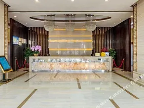 Lake-view Hotel - Image 2