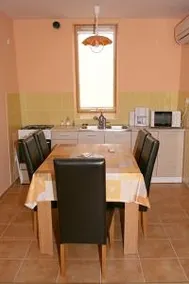 Udvarház Apartman - Image 4
