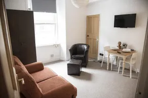 Library Apartment Edinburgh - Image 3
