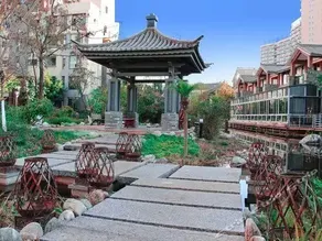Lihuayue Peninsula Lake-view Inn - Image 4