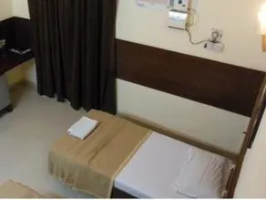 OYO 61039 Hotel Kala Residency - Image 2