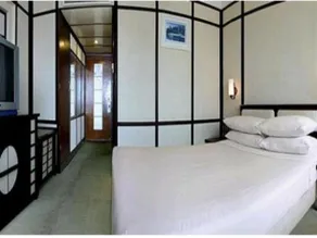 Empire Hotel - Image 3