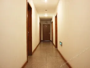 HUIFENG HOSTEL - Image 3