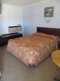 Glo Motel - Image 3