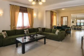 Villa Laga with Pool, 300m to Taverns, Childrens Area, BBQ! - Image 5