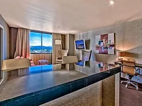 GSR Deluxe Parlor Suite - 2 Bedroom - Very Large - Sleeps 8 - Image 3