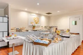 Smy Hotel Area Roma - Image 3