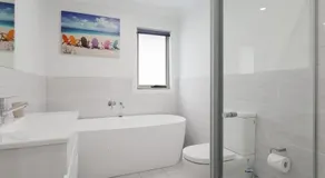 'Birubi Breezes', 2/7 Fitzroy St - Large Duplex with Air Conditioning, WIFI & only 5 minute walk to the beach - Image 5