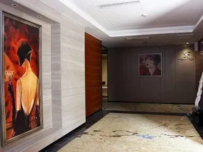 Gentleman Hotel - Image 4