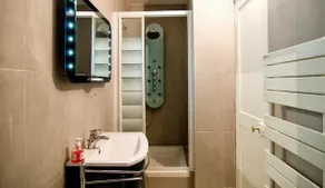 ELYSEES PONCELET APARTMENT - Image 4