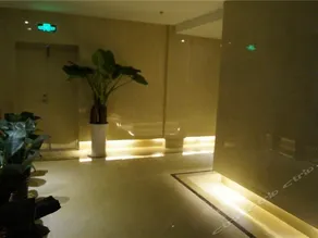 Yijia Fashion Hotel - Image 4