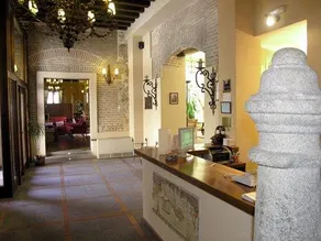 Boda Hotel - Image 2