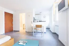 Grand studio vieux port - Image 5