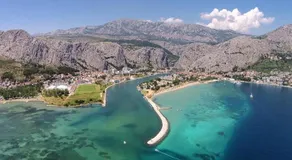 Apartments with a parking space Omis - 14290 - Image 3