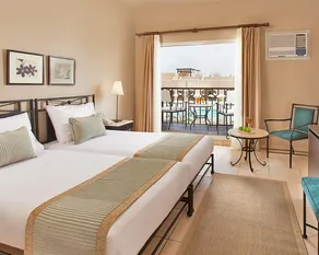 Almazino, Almaza Bay - Image 2
