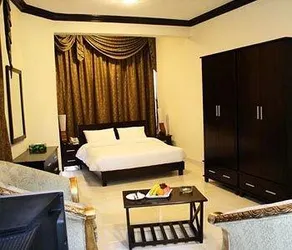 Grand Suite - Image 2