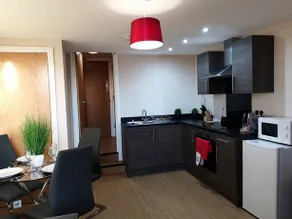 Metropolitan House by Centauri Apartments - Image 3