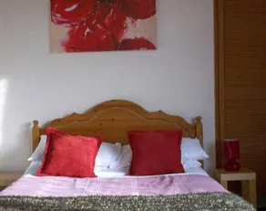Abingdon & St Georges Guesthouse - Image 2