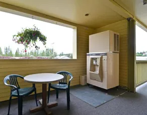 Aladdin Motor Inn - Image 3