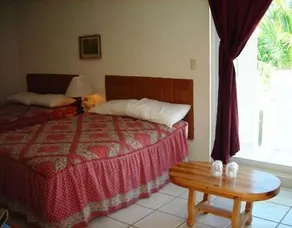 Best Night La Laguna Hotel - Image 2