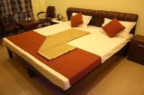 Hotel Pearl Inn - Image 1