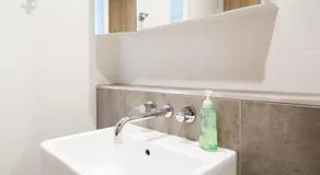 Luxury Living In The Heart Of Melbourne City - Image 3