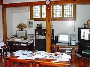 Friends House - Image 5
