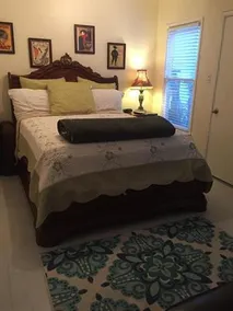 Beverly Hills Guest House - Image 3