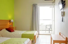 Mimosa Apartments With Pool - Image 5
