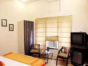 OYO Rooms Nangli Circle - Image 4