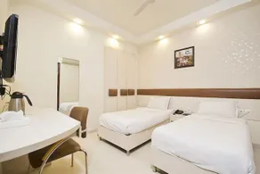 OYO 11137 Hotel Morgen Suites - Image 4
