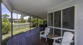 14 Zircon Street - Centrally located family home with covered deck, close to patrolled beach & shops - Image 5