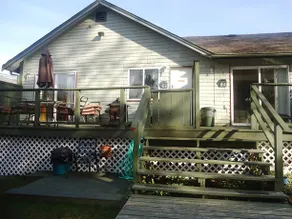 Boutique Waterfront Lodge - Image 2