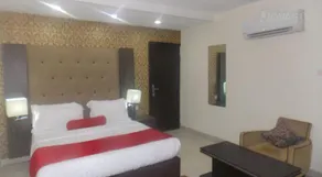 Zasarii Hotels - Image 3
