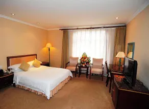 Donghe Garden Hotel East Tower - Image 4