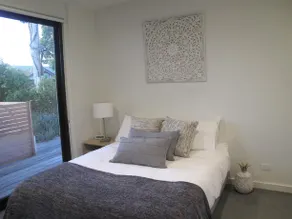 Modern 3 Bedroom Apt With FREE Parking, Netflix, Wifi & Welcome Wine by BnB Pro - Image 3