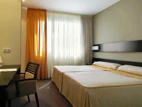 Cross Hotel Elorz - Image 5