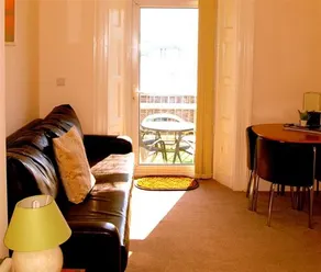 Kensington Court Holiday Apartments - Image 4