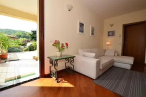 Como At Home - Image 4
