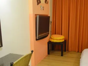 Popular Guest House - Image 2